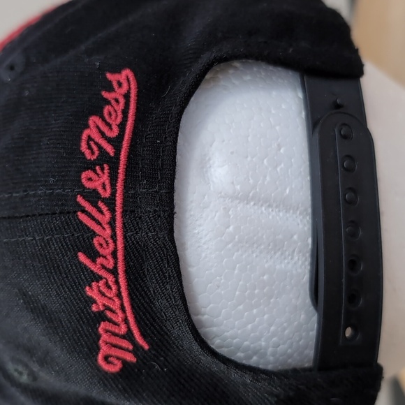 Toronto Raptors Mitchell & Ness Snap Back Cap Wool Blend OS - Picture 10 of 10